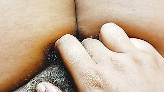 Pussy Rubbing and Fingering speedly and cuming till last