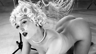 Blonde tight pussy babe solo toy fun in glamour masturbation