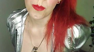 Do you dare to seduce this hot redhead at the club? Roleplay Argentina