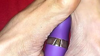 2.melove Playing with Her Dildo Friend with Her Small Feet