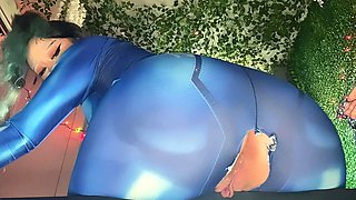 Masturbating amateur cums after solo fun