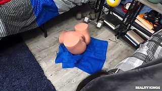 Replaces Johnnys Sextoy So He Can Fuck Her Until She - Violet Monroe