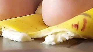 I crush bananas like your dick