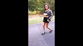 Noemie Sunday Stroll