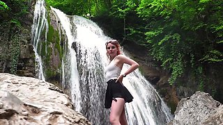 Dirty slut sucks in the waterfall - Amateur POV