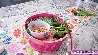 Stepmom MILF Savanah Storm her breeding season has started