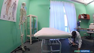 Stunning blondie cougar give doctor an emergency massage - faux hospital