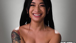 Asian babe Avery Black pleased herself