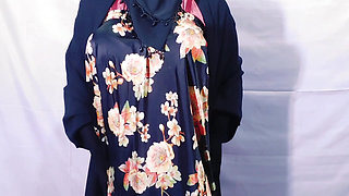 Muslim Hijabi Beautiful Housewife Fucking with Neighbor - With Clear Hindi Audio