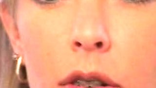 Amateur Close Up Squirting Masturbation