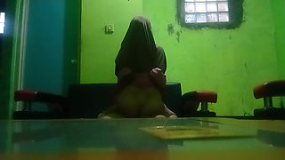 My step cousin&#039;s pussy wiggle is so delicious.