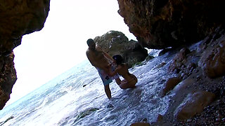 Very sexy body orgasm on the beach