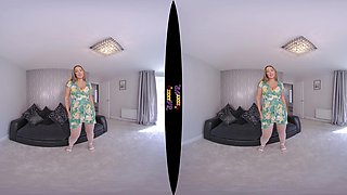 Date Night Tease featuring Frankie L - ZexyVR
