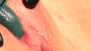 The Hungry Clit Sucker at a Spread Pussy - This Toy Licks You to Orgasm!!!
