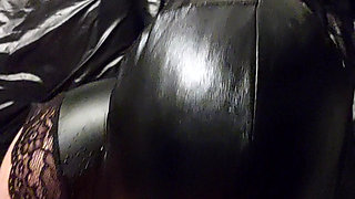 Edible_Kink- Hooded watersports