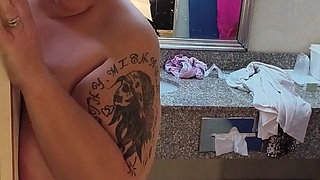 Dancing Naked in a Towel Got Her Pussy Ate and Squirting