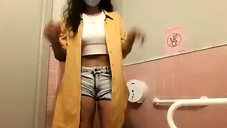 kristenwylde - Masturbating at a public toilet