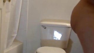Nia in the bathroom 2: Big Ass, Amateur  Babe Porn