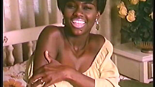 Retro Ebony Pornstar Sissy Roscoe Shows Her Gorgeous Naked Body
