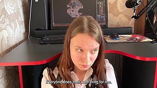 Stepdaughter Prevents Stepfather Play A Computer Game. But She Sucks Dick Well With A Swallow
