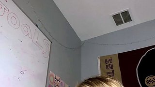 Amateur Webcam Cute Teen Plays Solo with Big Dildo