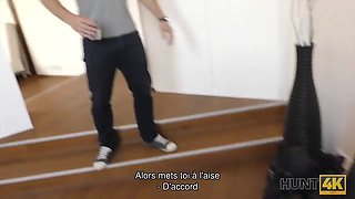 Hunt4k. beauté beautiful avec des jambières sous mon contrôle