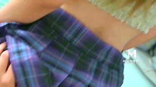 Beautiful Chinese Teen Pornstar Is Seduced By A Friend And