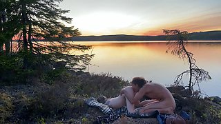 Verified Amateurs In Love At A Lake In The Sunset - Rosysky - 4k 30fps