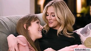 Teen stepdaughter licks blonde stepmom's ass