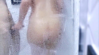 Mature Does Not Refuse18 Years Old Boy Without Condoms