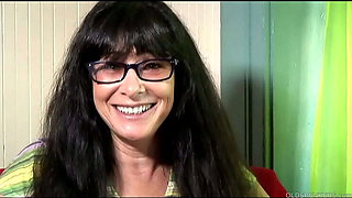 Hot Mature MILF Moans Loud & Fucks Her Wet Pussy Hard