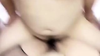 黑絲大奶小豬女上騎乘咬唇蕩樣超誘人 小豬