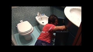 Hot Italian Housewives Loves to Take Huge Cock!!!