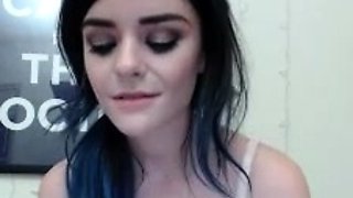 Amateur webcam babe showing her sexual goods