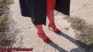 Enjoying Oneself in the Fields