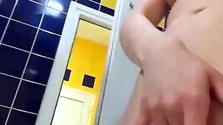 Shy_priincess masturbates in public