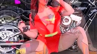 Big boob brunette masturbates on webcam