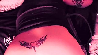 Webcam fun mature brunette with toys cum on cam
