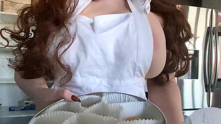 Big boob brunette masturbates on webcam