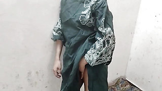 Bhabhi ko paise dekar jabar dasti pela
