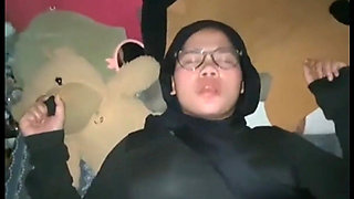 Hijab with Big Natural Breasts Fucks with Boyfriend Until Pussy Is Wet
