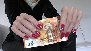 Classic Red Fingernails, Lady Victoria Valente