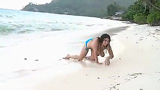 Topless Beach Lina's saggy bouncing titties