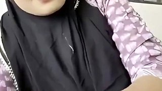 Hijabi Girl Fatima First Time Sex in Hotel with Boyfriend