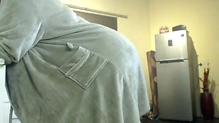 Black Mature Woman Booty Flashing and Boobs Tease