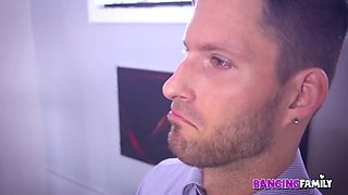 A Teen 18+ Cheerleader Seduce His Stepbrother