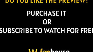 Tops Try on in a Locker Room, Big Boobs Flashing