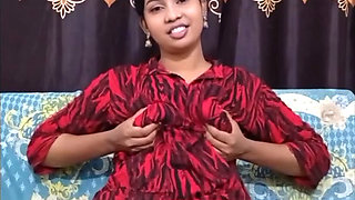 Beautiful alone gril showing her pussy finger in Creampie