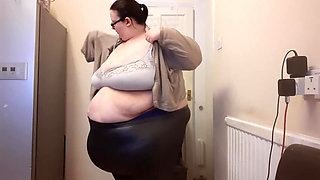 SSBBW BBW thongs and leather leggings try on