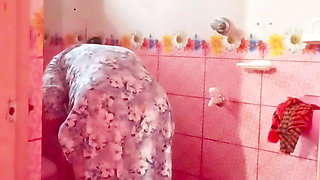 A Bangladeshi-bihari Woman Is Engaging in Romantic Sex Inside the Bathroom While Bathing.